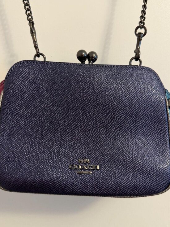 Coach Handbags - Coach Pearl Kisslock Crossbody Bag